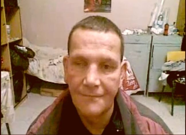 Циганин кара сирак да краде, вкарва го в затвора (Уникално видео)