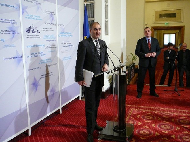 МВР: 4 гилзи са открити при петорното убийство