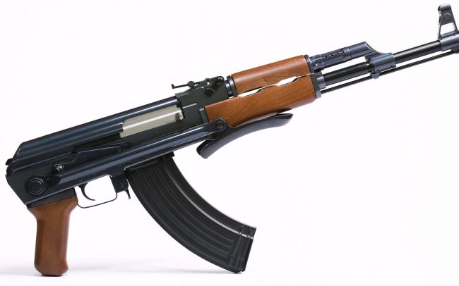 Откриха позлатен Калашников