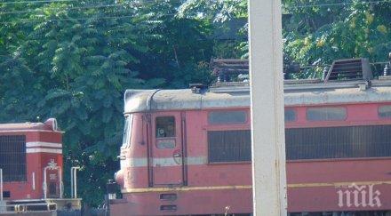 нов екшън бдж запали локомотивът влака варна софия