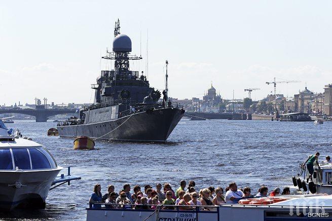 Два руски бойни кораба на маневри  в Иран