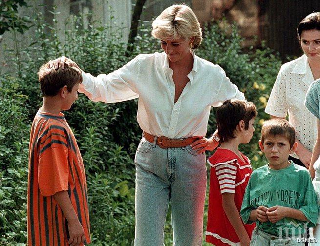 Ти да видиш! Появиха се непоказвани снимки от сватбата на Чарлз и Даяна 