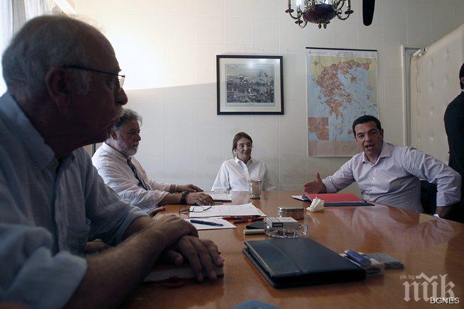 Алексис Ципрас премахва благините на депутатите и министрите 