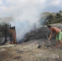 Външна тоалетна изгоря при пожар в Благоевград