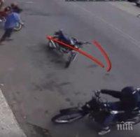 Бразилски полицаи гръмнаха въоръжен обирджия на улицата (видео)
