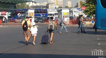 неправилно пресичащи пътници обичайна гледка софийската автогара