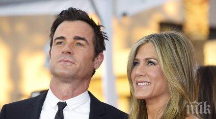 сватбата анистън били прибрани всички смартофони