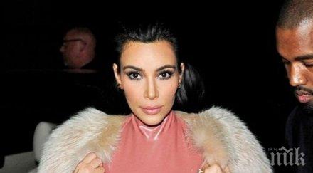 страхотия ким кардашиян публикува свое селфи гола бременна снимка