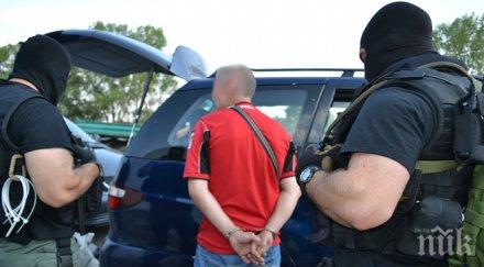 безумие психопат пловдив възпитава дъщеря юмруци пистолет