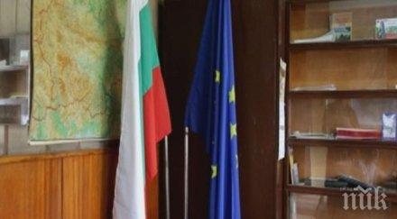 отстраниха селски кмет поста три присъди