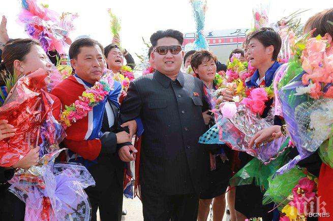 Защо Ким Чен Ун крие очите си зад очила?