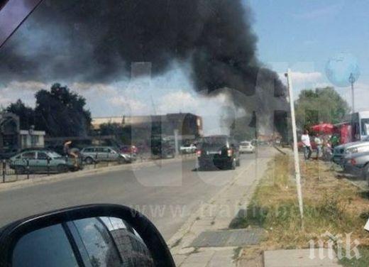 Извънредно! Голям пожар избухна в Пловдив! Гори незаконно сметище (видео)
