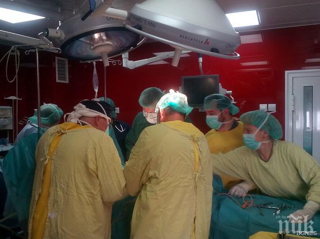 Лекари от Пирогов извършиха втора операция на малката Сияна