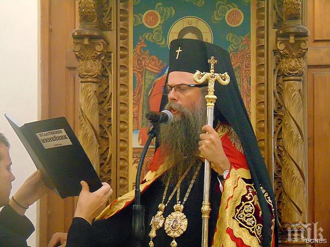 Гневът на митрополит Николай срещу кмета Тотев не стихва