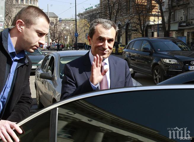 Орешарски громи Министерството на туризма