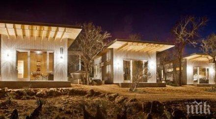 приятели построиха град остареят заедно снимки