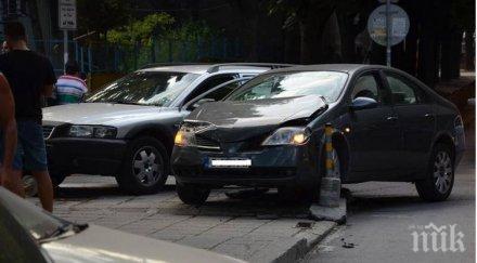 адска катастрофа центъра варна колите качени тротоара снимки