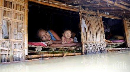 продължават жестоките наводнения мианмар