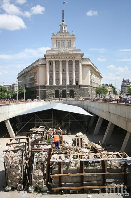 Финална права пред най-големия ни музей на открито