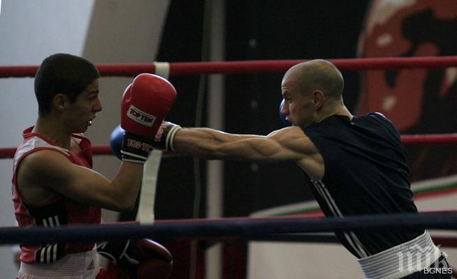 Тинко Банабаков повежда нашите в полуфиналите на Евро 2015