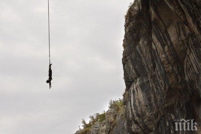 Шоу! 80-годишна варненка скочи от 192-метров мост в Австрия