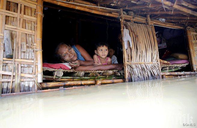 Продължават жестоките наводнения в Мианмар