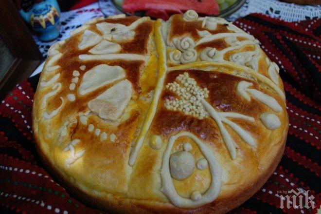 ПИК TV: Богородични обредни хлябове показаха в Кюстендил