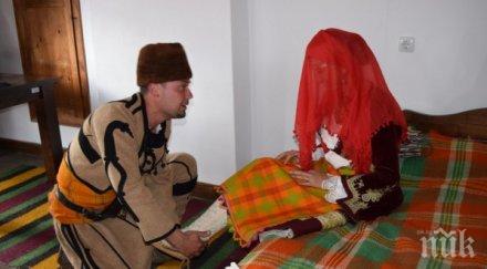 младоженци спретнаха традиционна родопска сватба смолян снимки