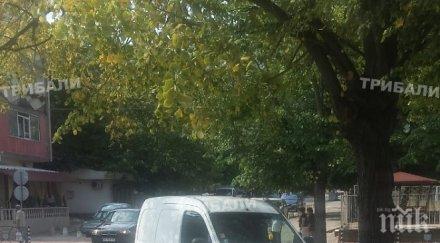 наглостта врачанските шофьори мъж качи колата чисто новите плочки снимки