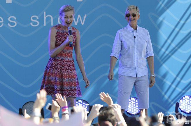 Да живее любовта! Елън Дедженерис и Порша де Роси празнуват 7 години брак