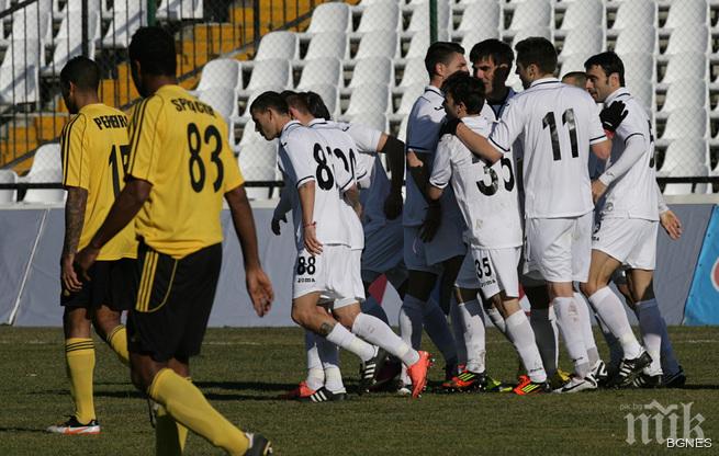Жълто-черните с възстановително занимание след загубата от Славия