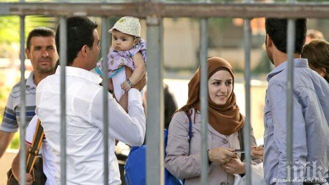 ЕС ни връща над 5600 бежанци. Имигрантската вълна скочила три пъти тази година