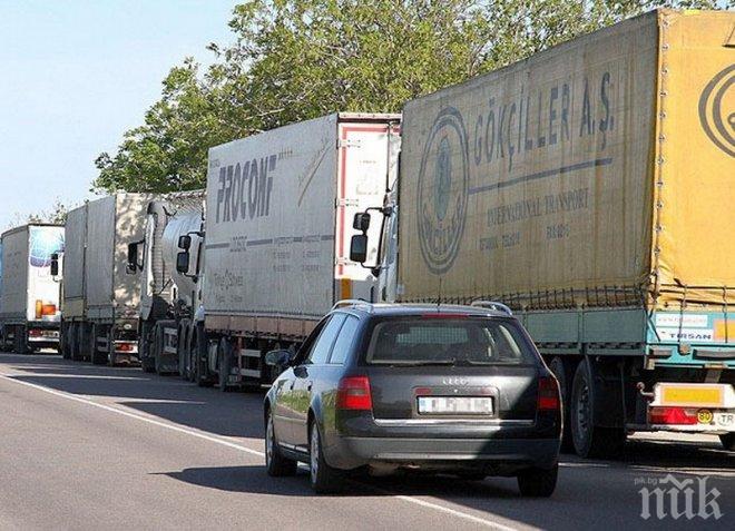Спряха тежкотоварните автомобили по „Тракия”, температурата удари 35 градуса
