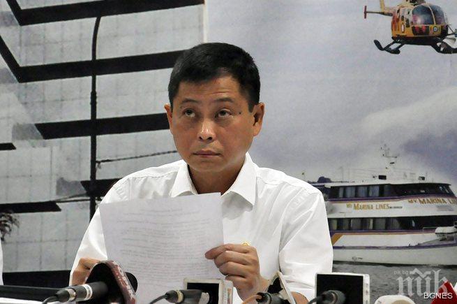 Откриха димящи останки от самолет в Индонезия