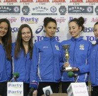 Ансамбълът по художествена гимнастика подари златен медал на министър Кралев