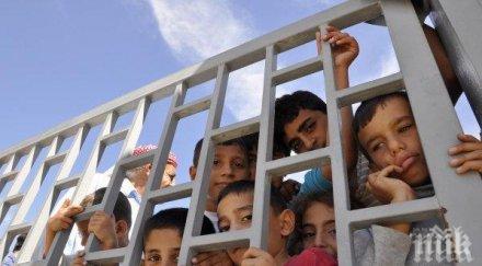 арестуваха осем трафиканти нелегални имигранти италия