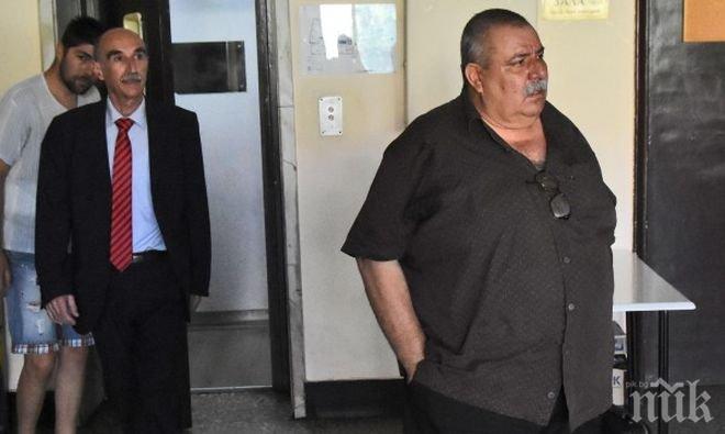 Фенове на Локо (Сф) към собствениците: Смърт! Мрете, мърши! 