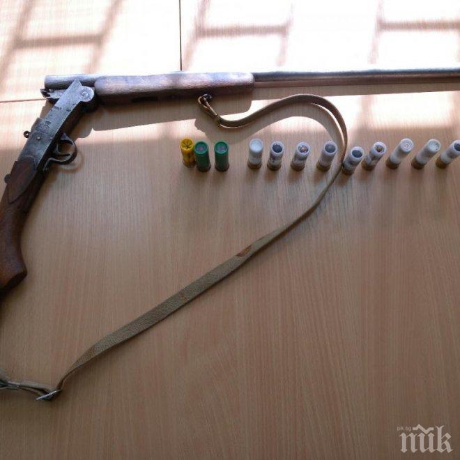 Хванаха мъж с незаконно оръжие и боеприпаси край Белово
