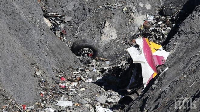 Спасителни екипи са достигнали до мястото на катастрофата на самолета на остров Папуа