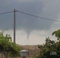 Торнадо вилня край Камен бряг (снимки)
