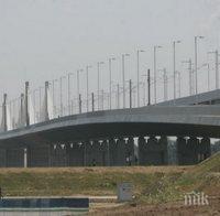 Преминаването през ГКПП Дунав мост Русе е затруднено заради ремонт
