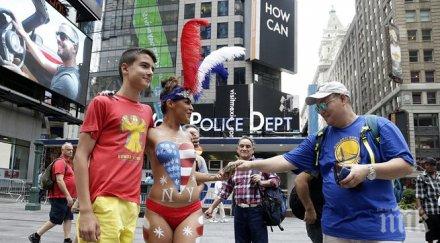 губернаторът йорк скочи голите жени таймс скуеър