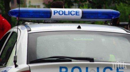 годишна катастрофира лева избяга заряза колата