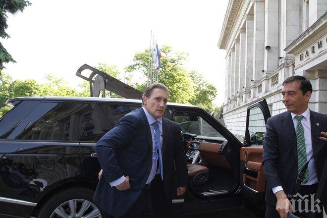 Домусчиев взе нещата в свои ръце, срещна се с Ераносян