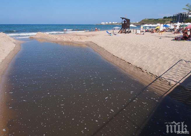 Забраняват къпането на централния плаж в Лозенец заради замърсяване