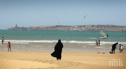 мюсюлманки искат женски плаж мароко