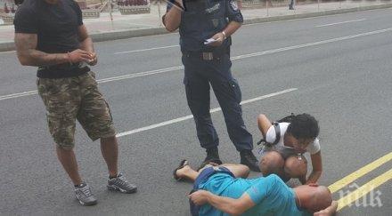 дрогиран нападна жена центъра бургас младежи задържаха снимки