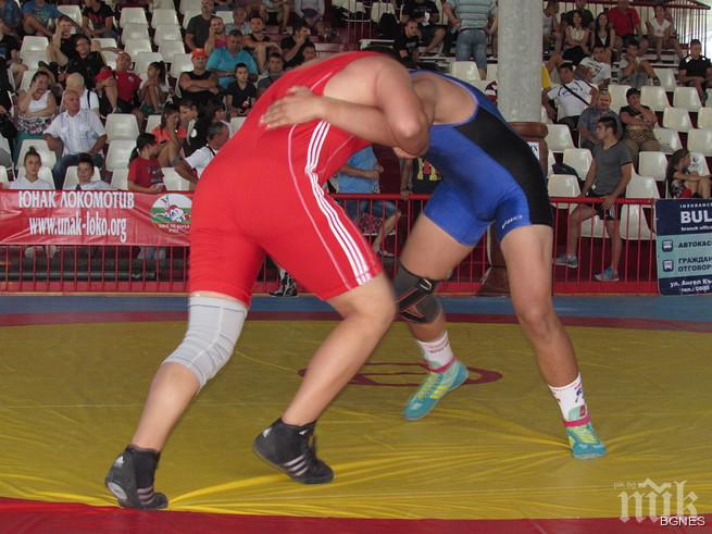 Кадетите и кадетките тръгват за световното в Сараево