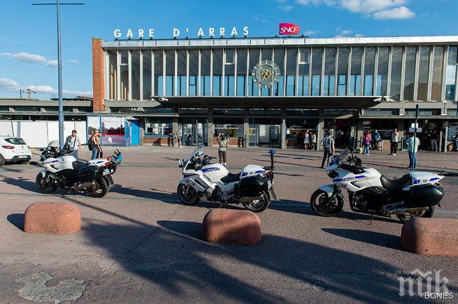 Нападателят от френския влак бил известен на разузнаването