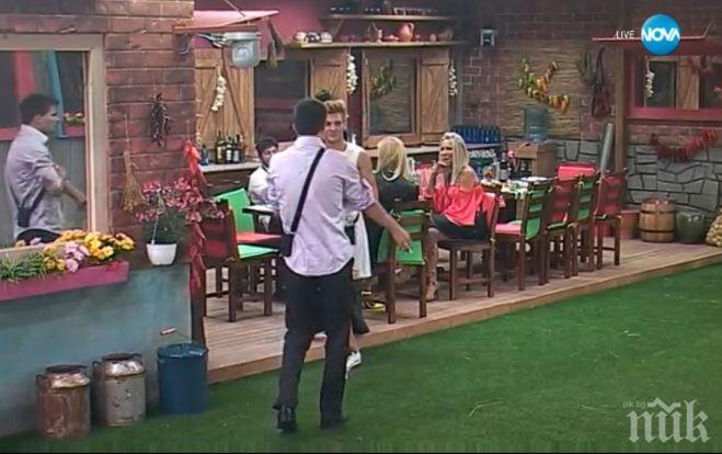 Напрежението расте! Има ли защо Никита да се отвращава? Ето я прословутата тоалетна на Биг брадър! (снимка)
